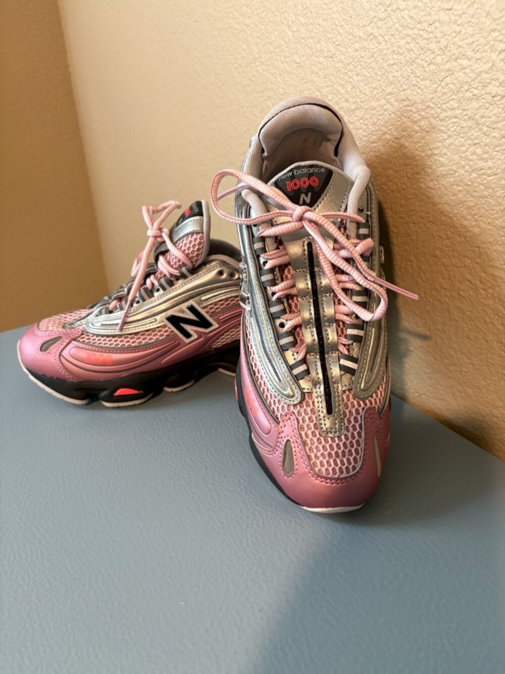 New Balance 1000 Sneaker Women’s Size 7.5 in Pink Taffy/Silver Metallic M1000U